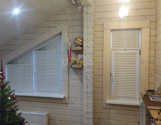 Портфолио жалюзи на треугольные окна