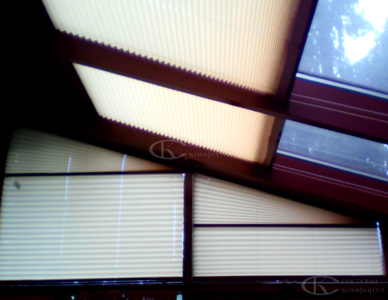 Портфолио жалюзи на треугольные окна